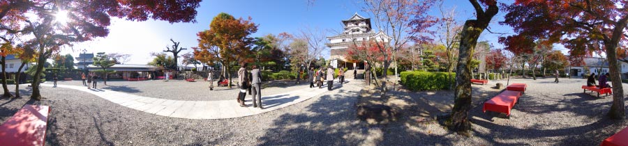 秋の犬山城天守閣